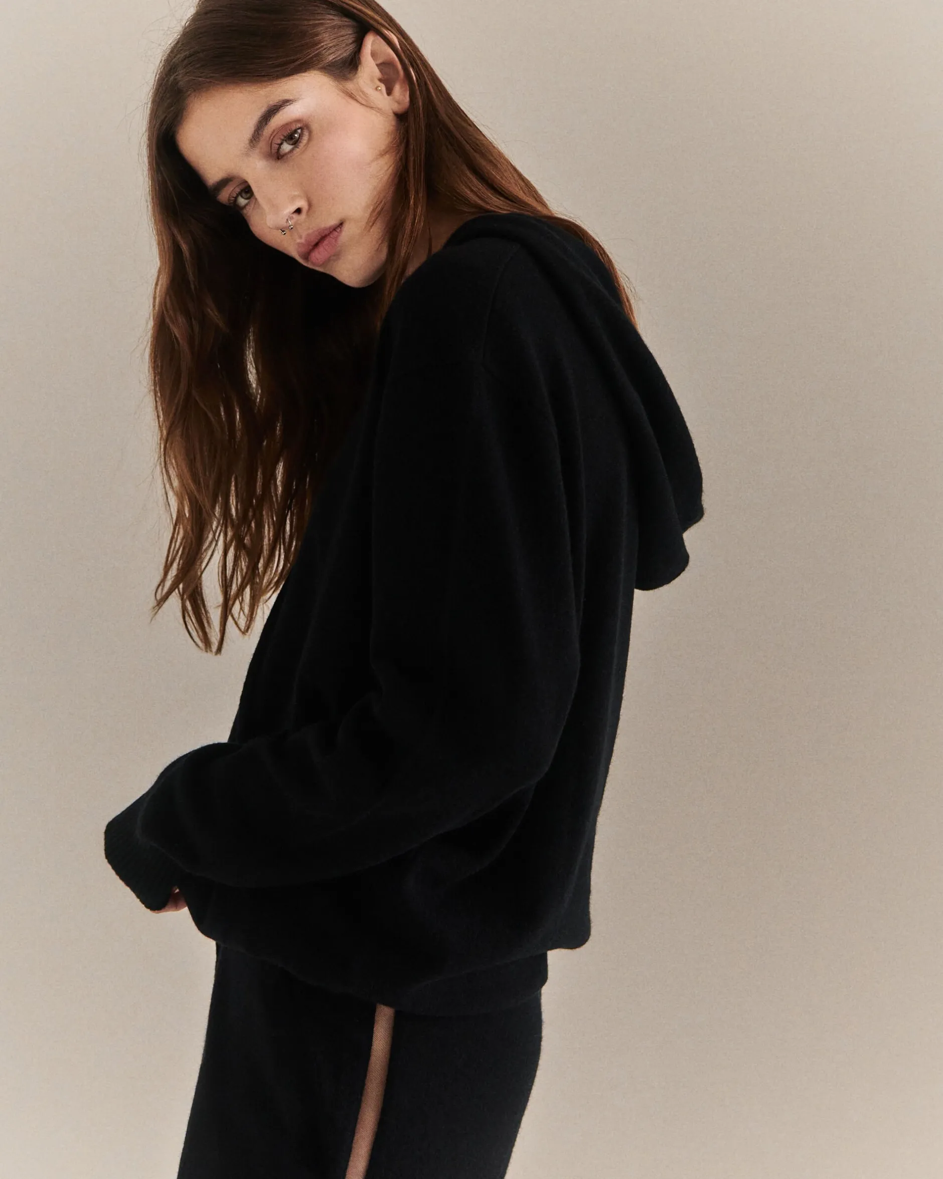 LIVY DAZE PULLOVER BLACK Store