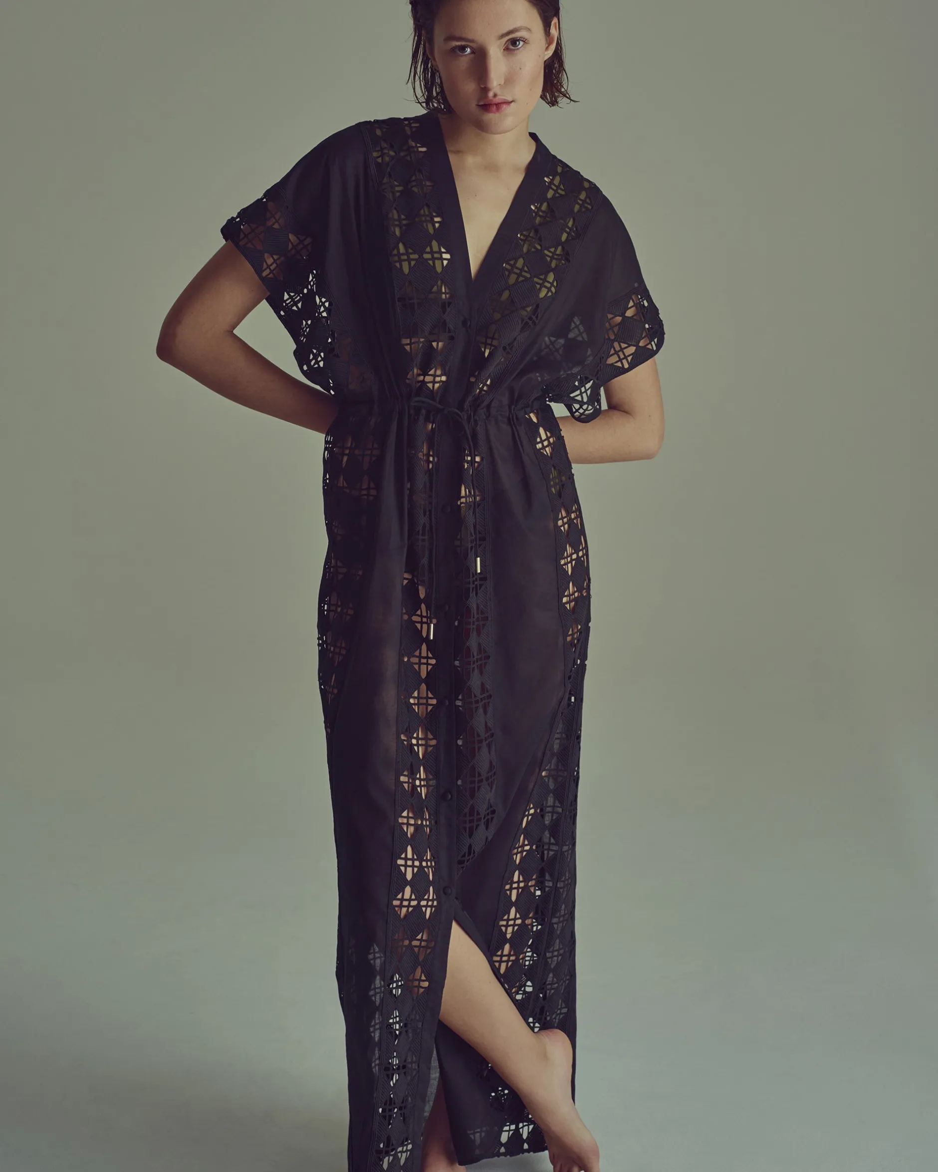 LIVY ROBE CARSON BLACK Store